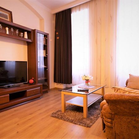 Apartmany U Tri Jehnatek Karlsbad Eksteriør billede